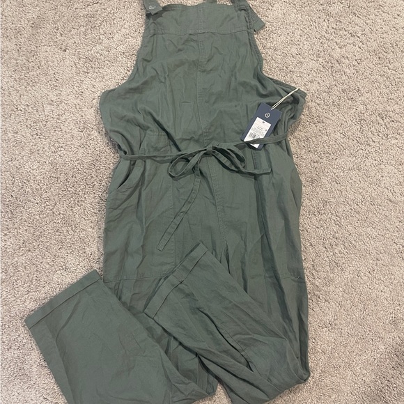 Universal Thread Olive Jumpsuit - Picture 1 of 3